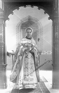 Priesteris Jānis Baumanis Limbažu baznīcas Ķēniņa vārtos
