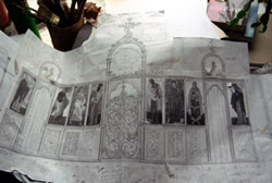 Olafs Muižnieks no saviem radiem Nītaurē dabūjis fotogrāfiju, kurā redzams agrākais altāris. Topošais, pēc mākslinieka teiktā, gan nebūšot tik barokāls, bet gan raksturīgāks pareizticīgo baznīcām